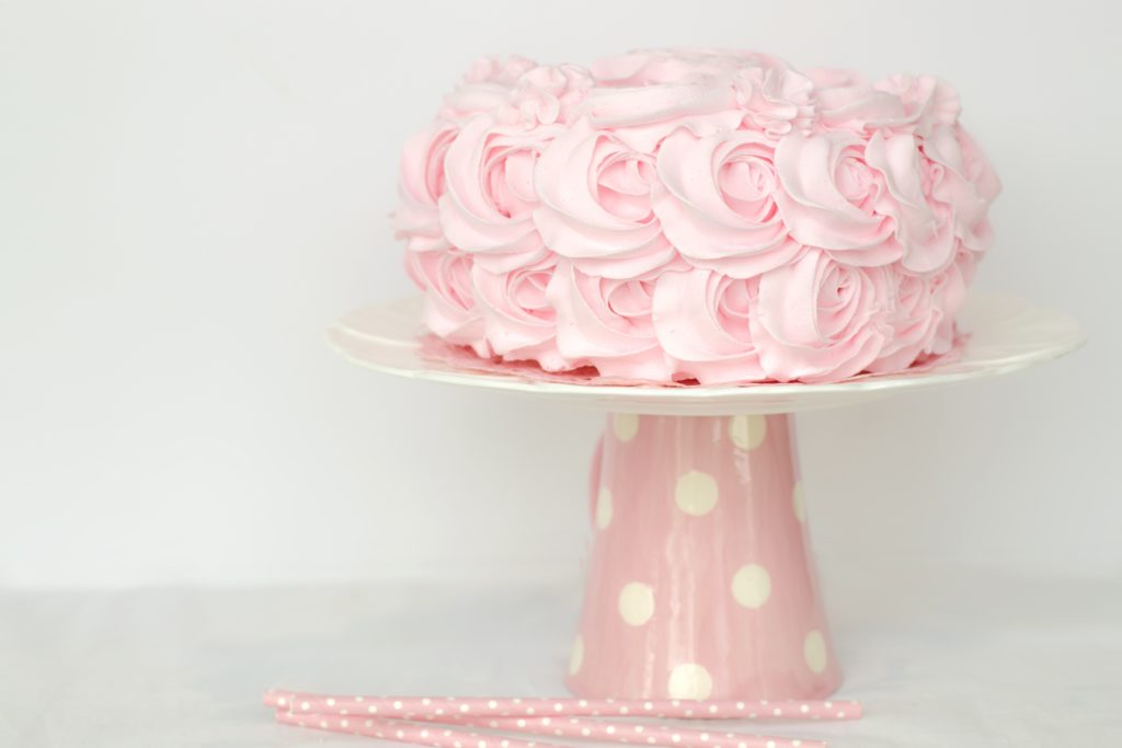 Cute mini cake ideas for couples